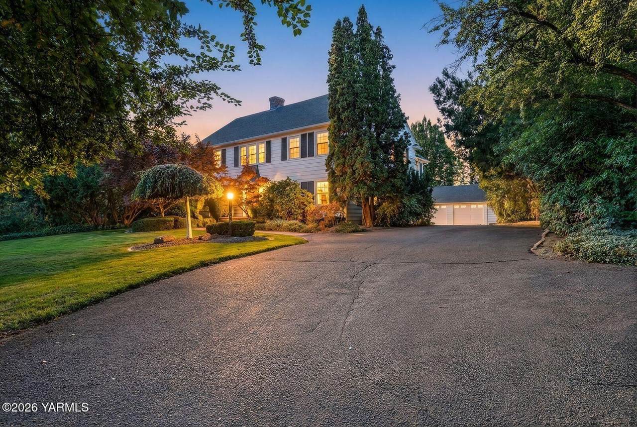 610 32nd Ave - Photo 1