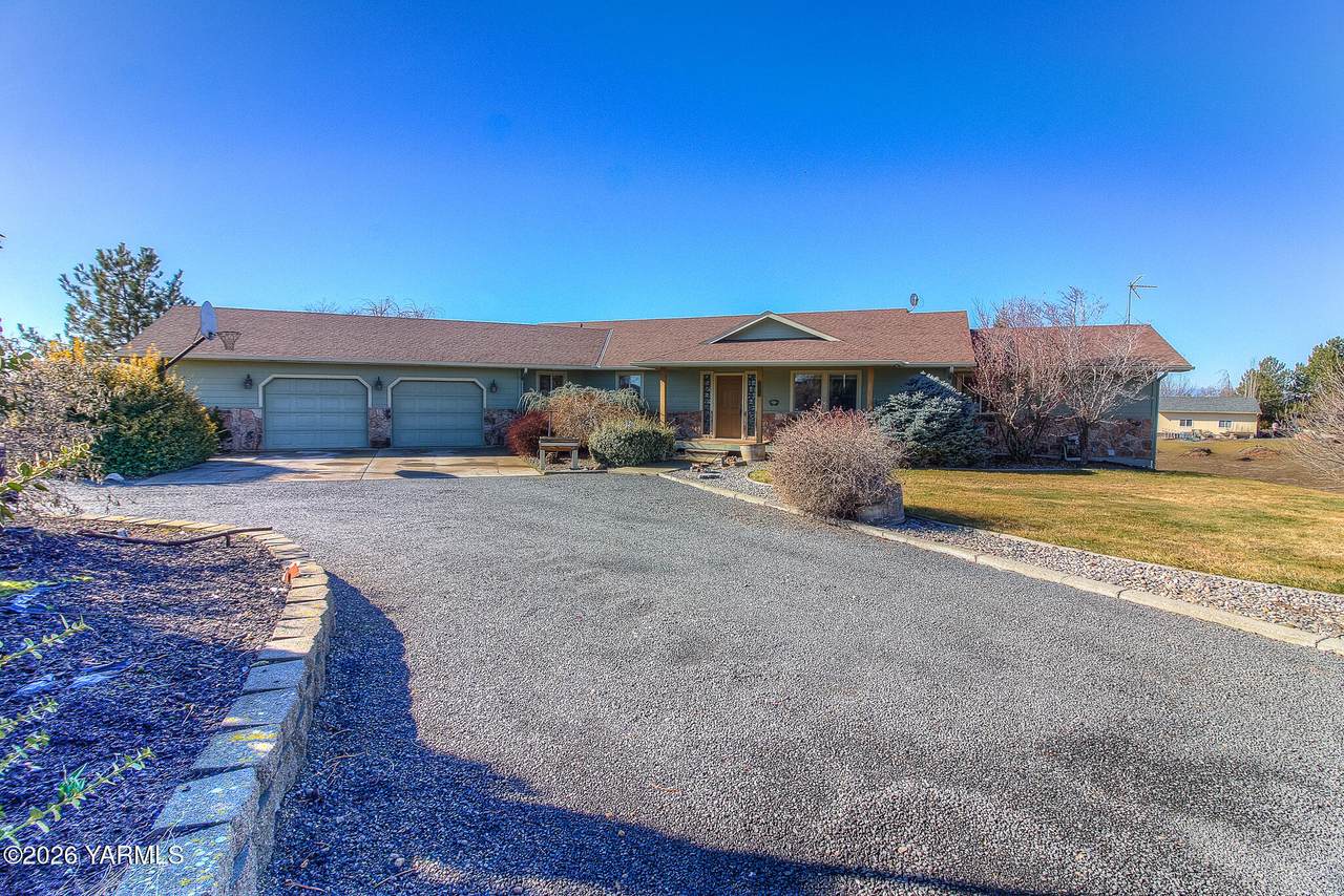 1352 Gilbert Rd - Photo 1