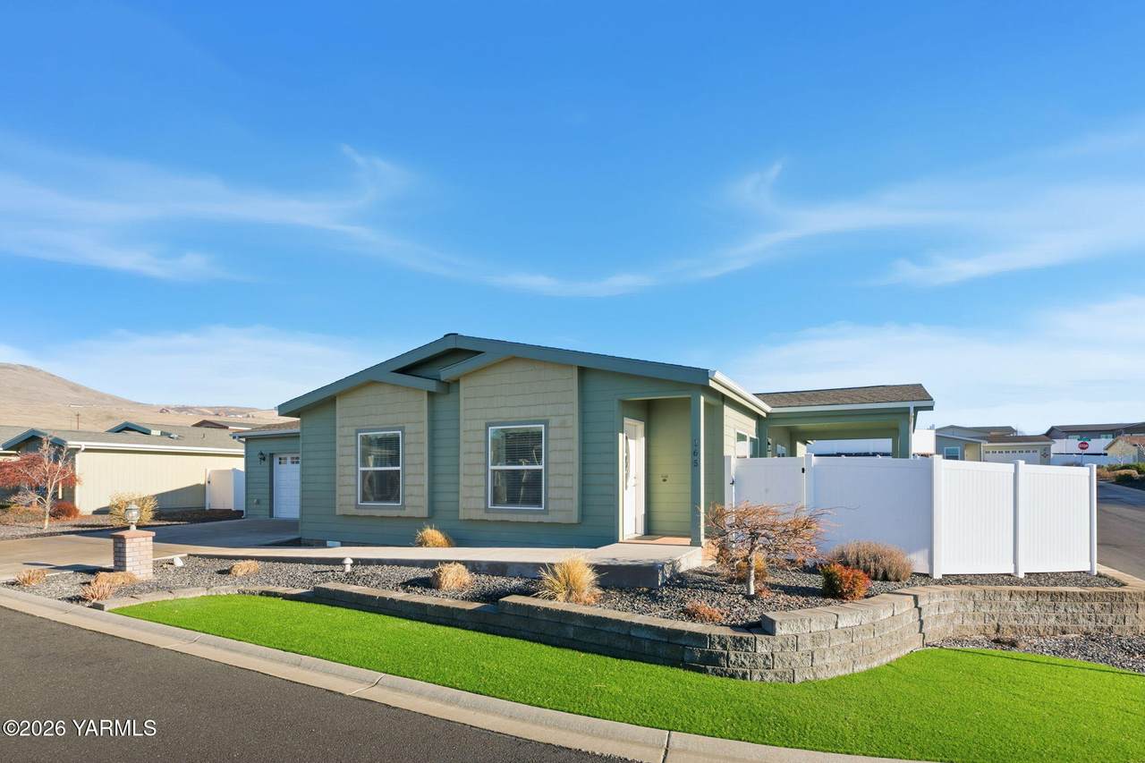 200 Bridle Way - Photo 1