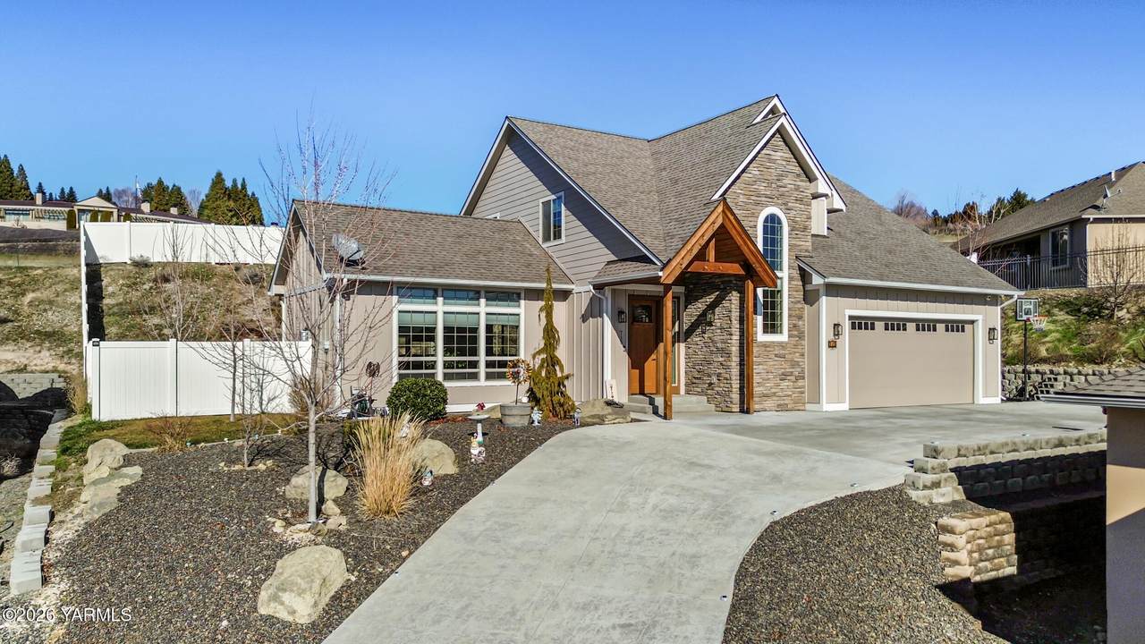 715 74th Ave - Photo 1