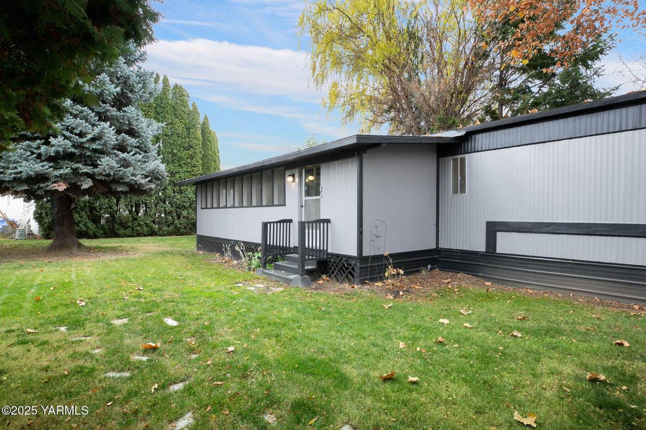 408 Pine St - Photo 1