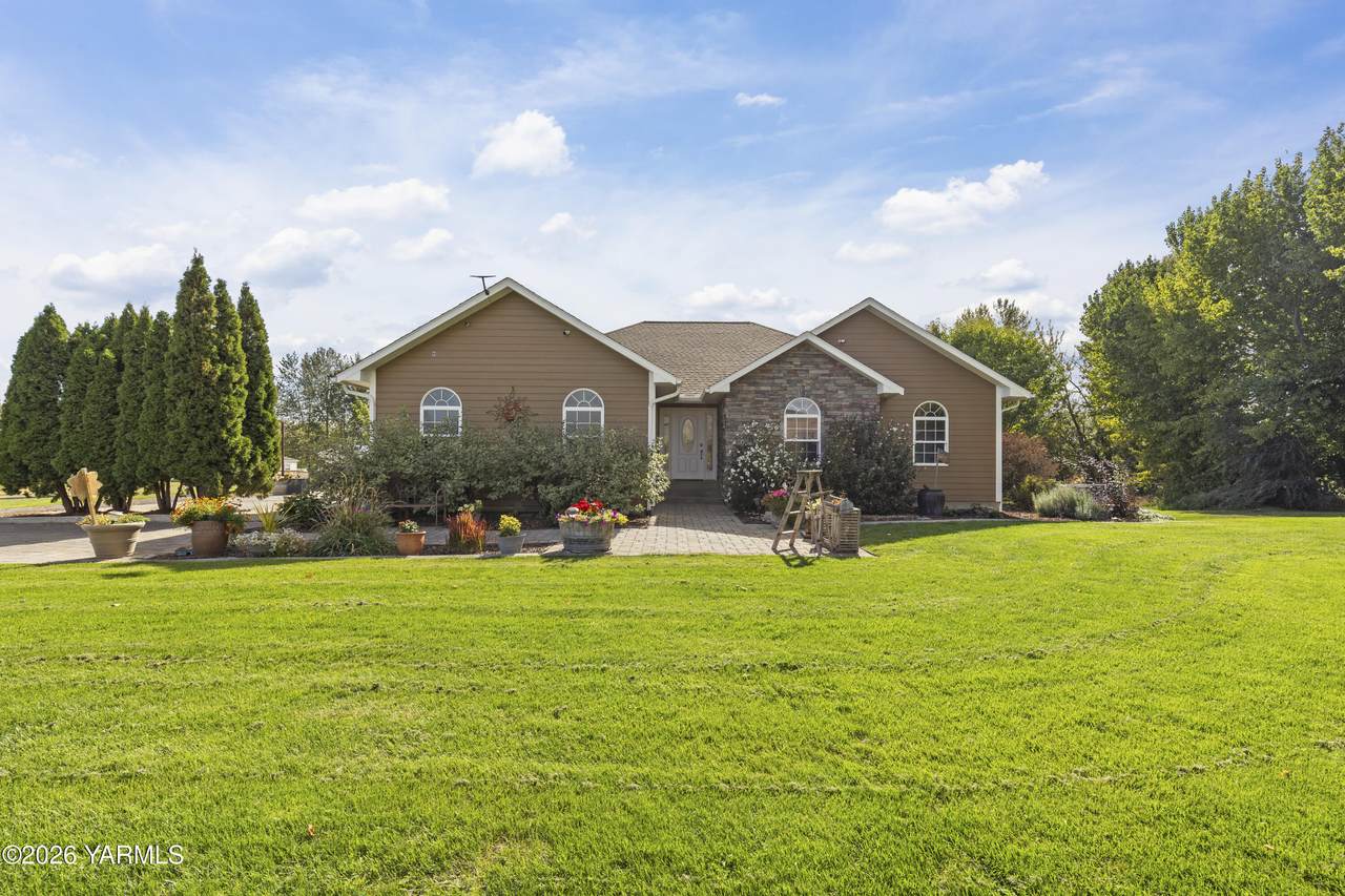 3400 Naches Tieton Rd - Photo 1