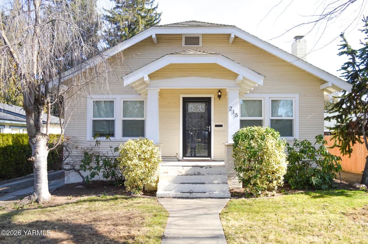 215 23rd Ave - Photo 1