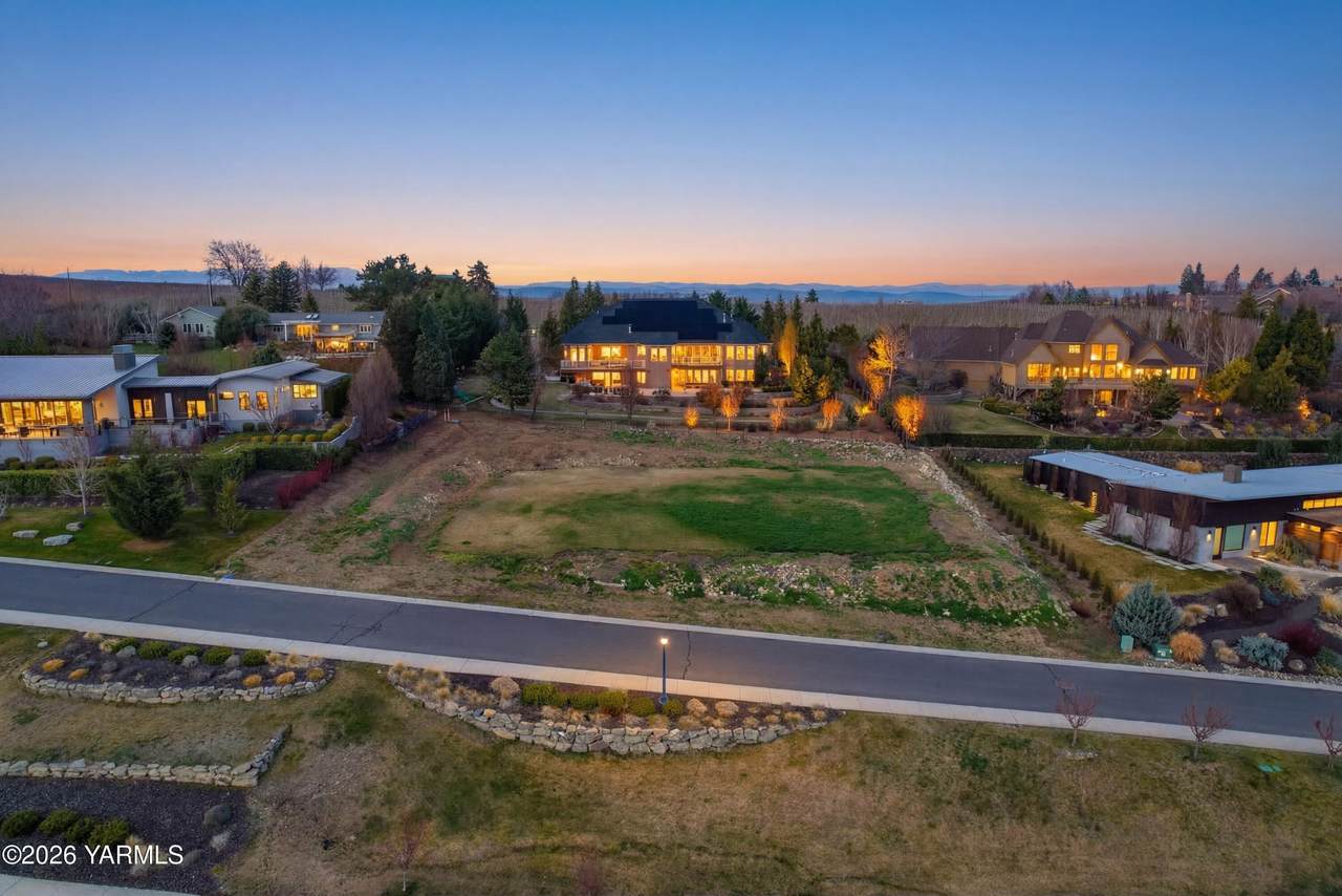 7801 Vista Pky - Photo 1