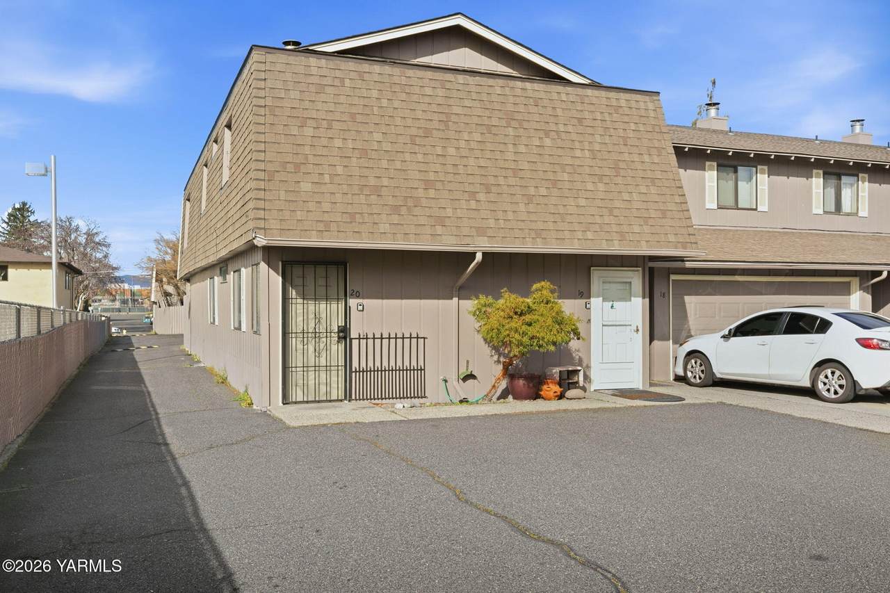 701 38th Ave - Photo 1