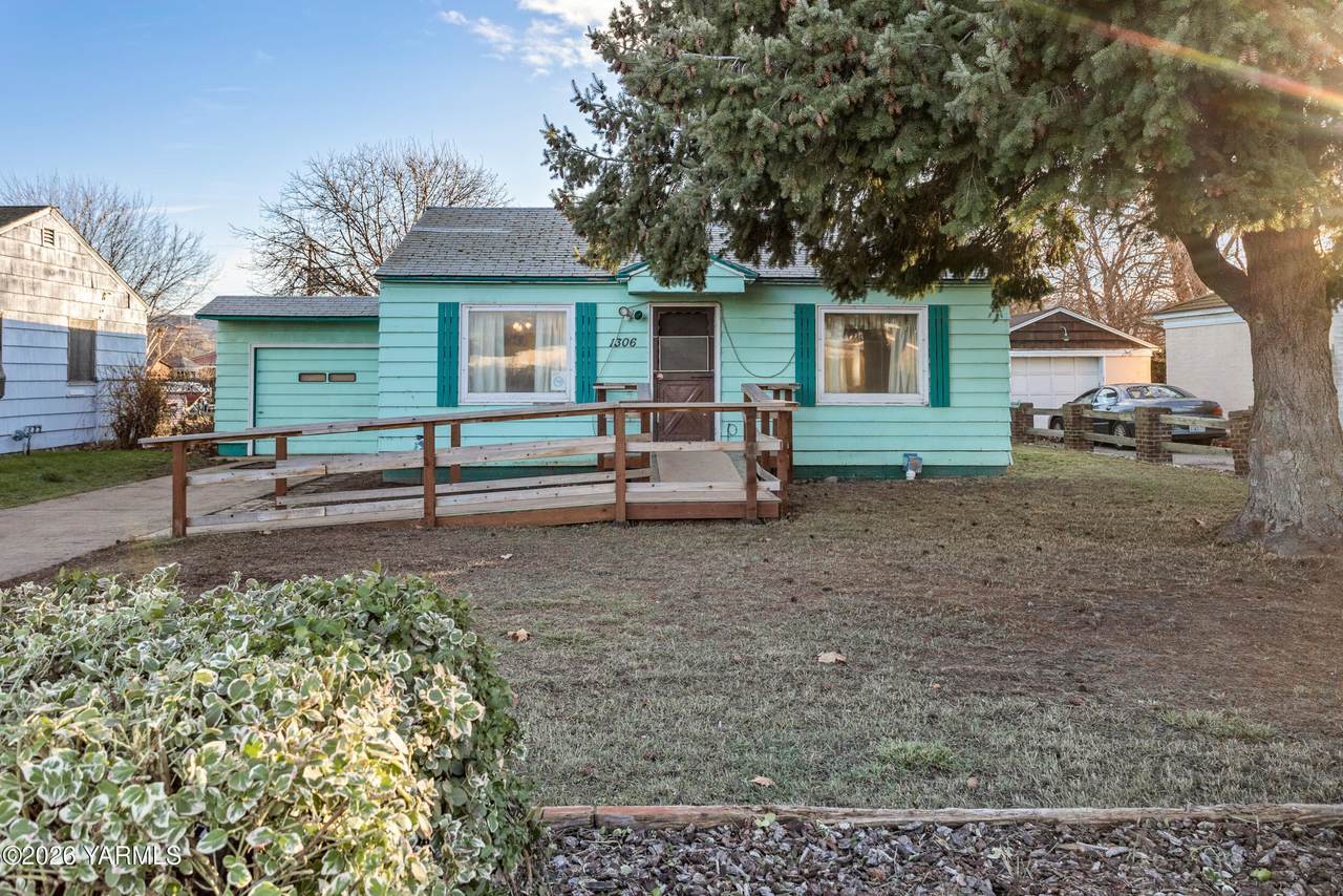 1306 Washington Ave - Photo 1