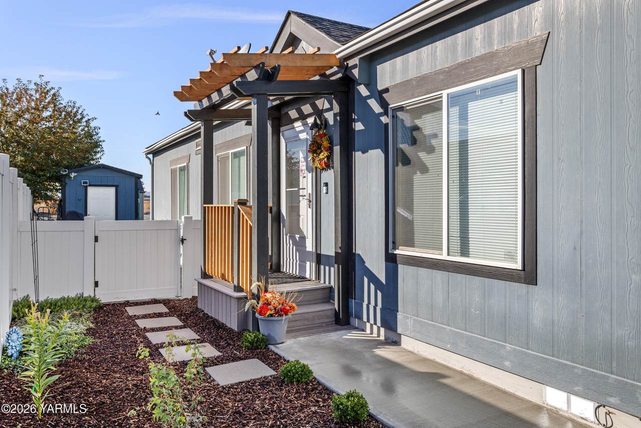 2802 5th Ave - Photo 1