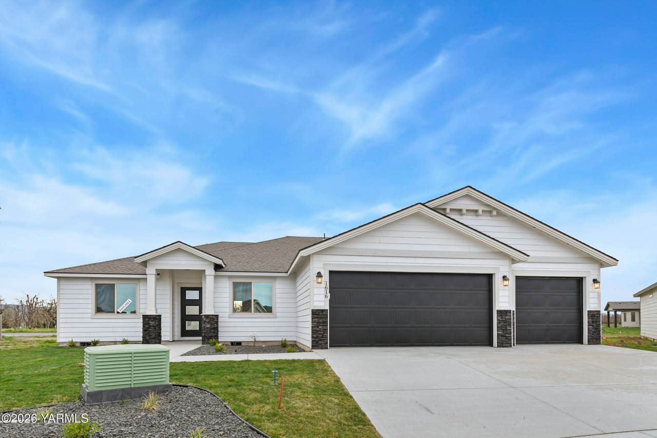1616 Castlewood Ct - Photo 1