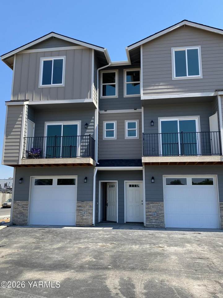 2600 Racquet Ln - Photo 1