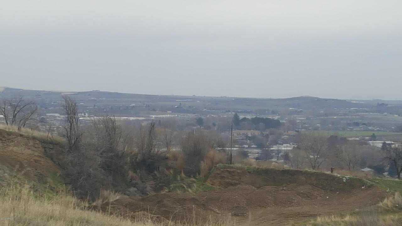 905 Grending Ave - Photo 1