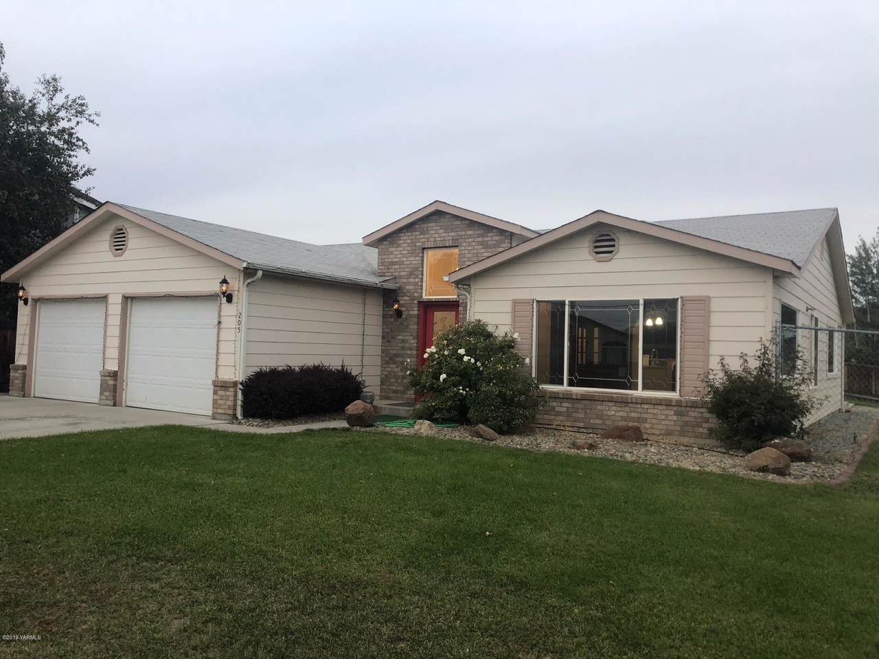 205 Joyce Pl - Photo 1