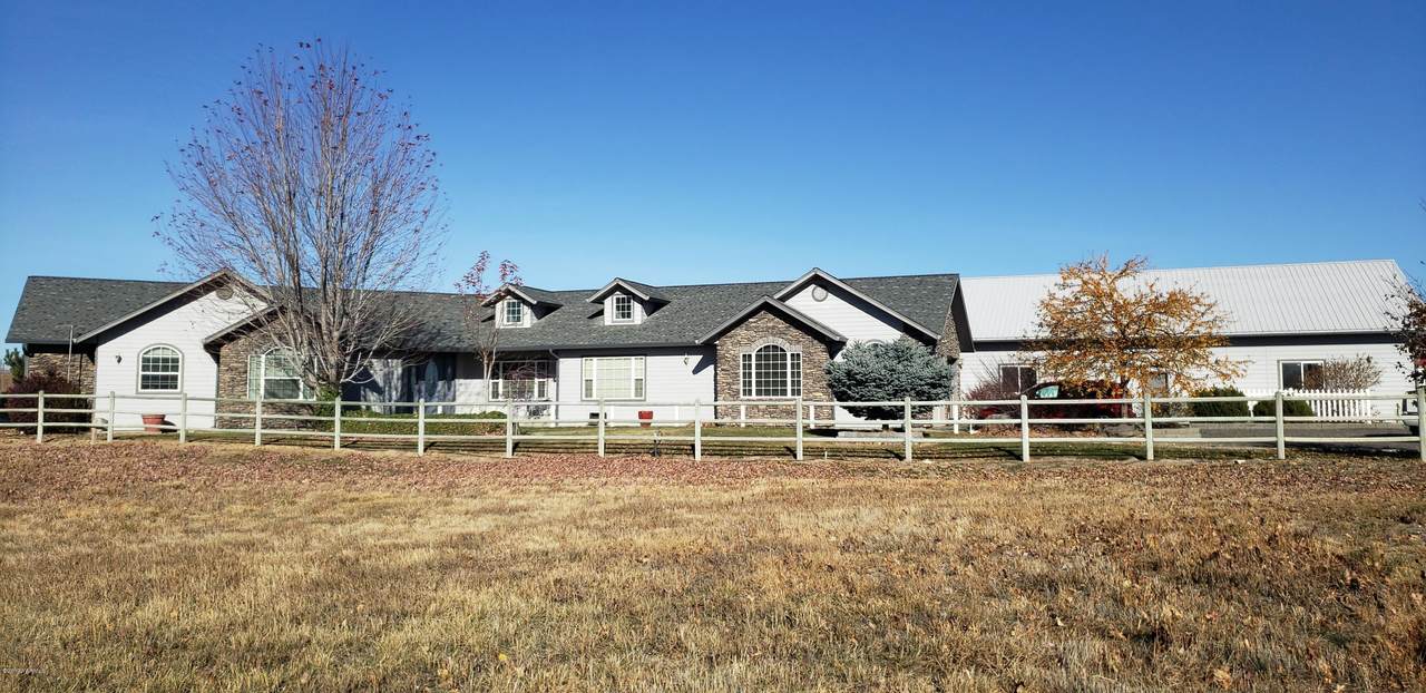 161 Huntzinger Rd - Photo 1
