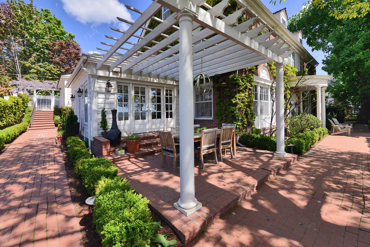 1909 Chestnut Ave - Photo 1