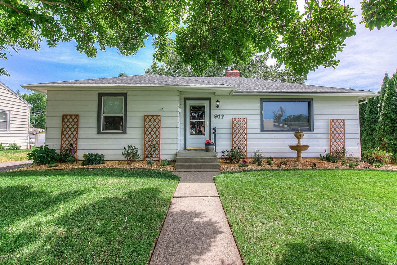 917 31st Ave - Photo 1