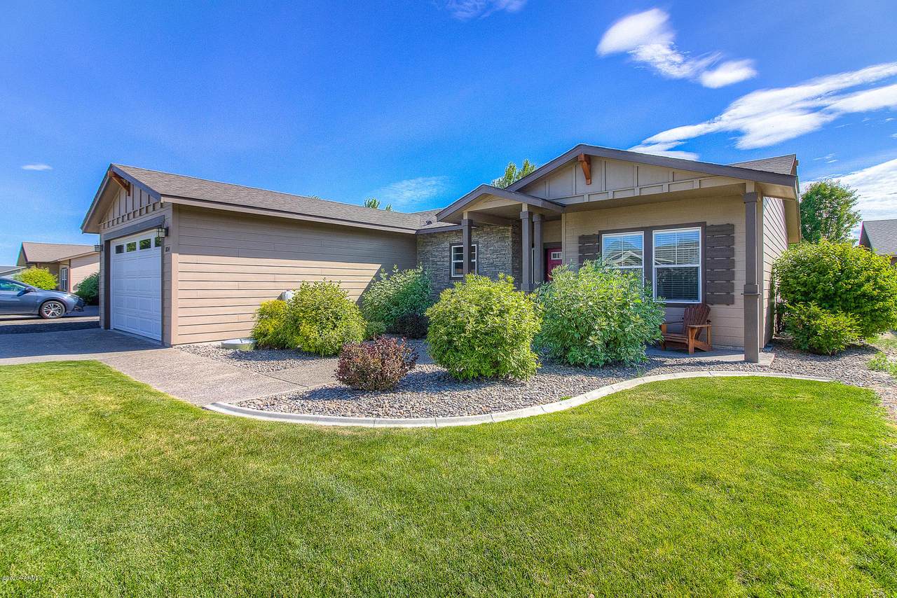 8014 Vialago Pky - Photo 1