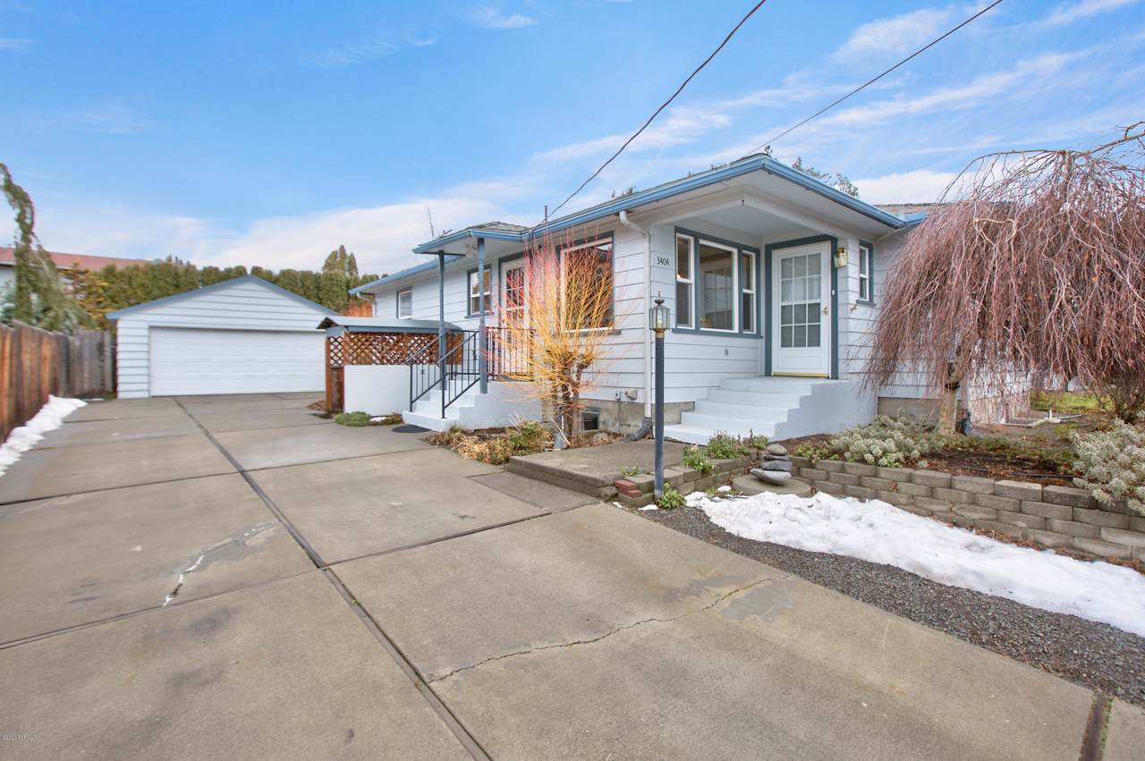 3404 Englewood Ave - Photo 1