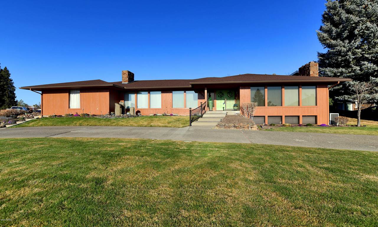 6101 Douglas Dr - Photo 1
