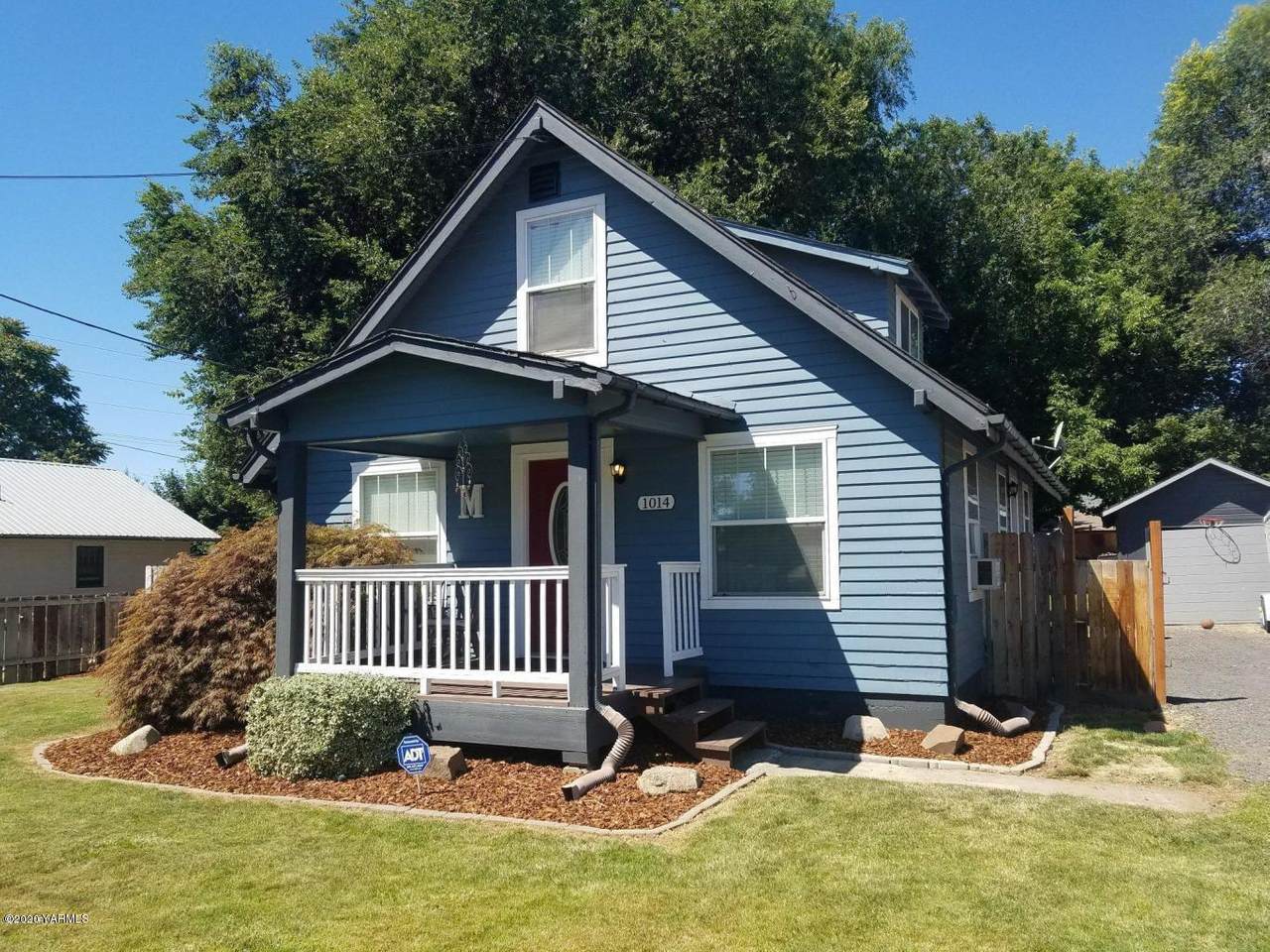 1014 32nd Ave - Photo 1