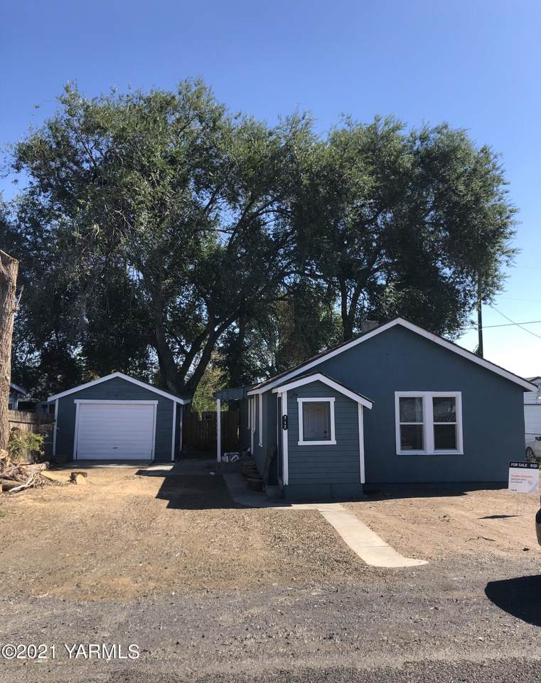 717 28th Ave - Photo 1