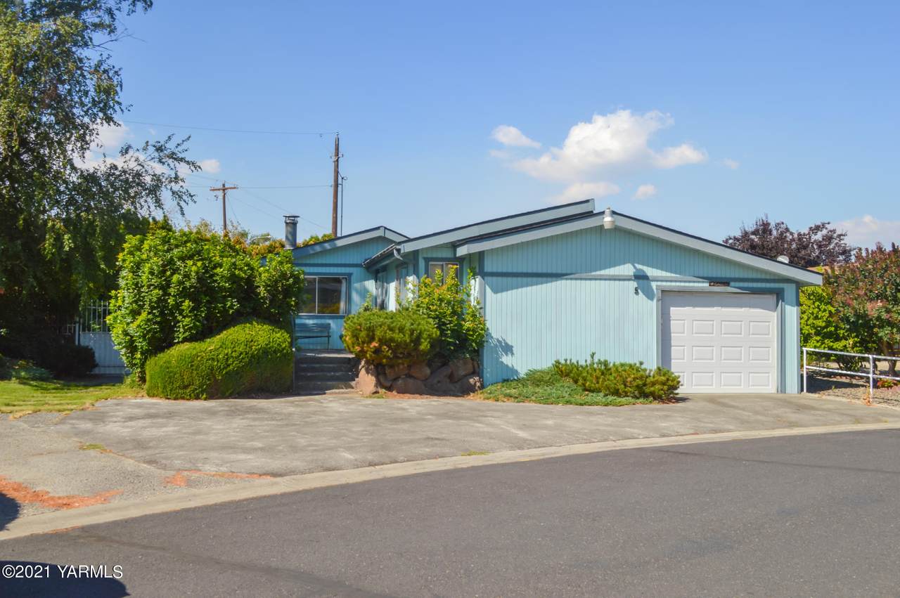 816 Sun Dial Ct - Photo 1