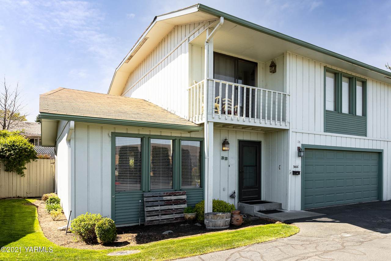 3006 Englewood Ave - Photo 1