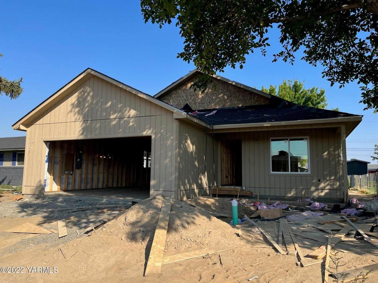 1007 51 St Ave - Photo 1