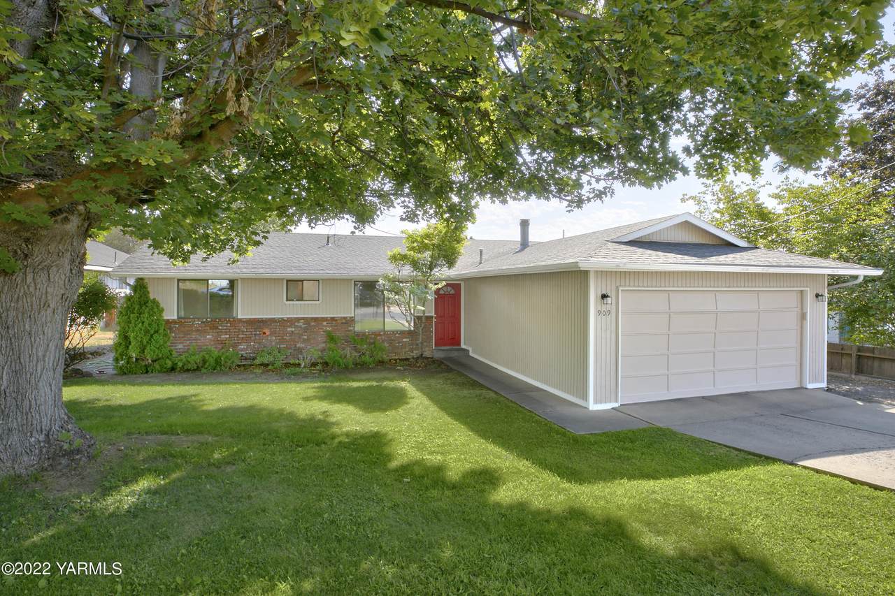 909 34th Ave - Photo 1