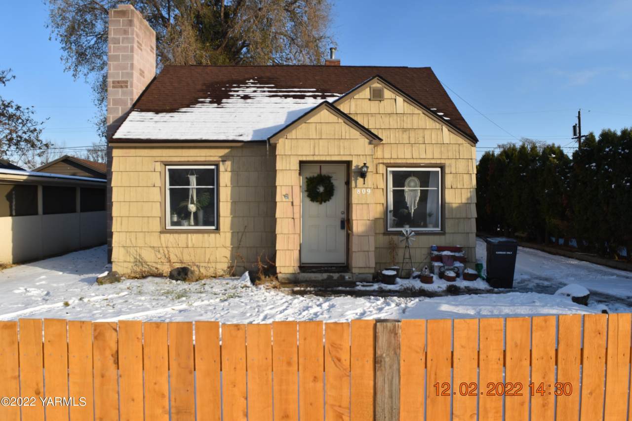 809 25th Ave - Photo 1