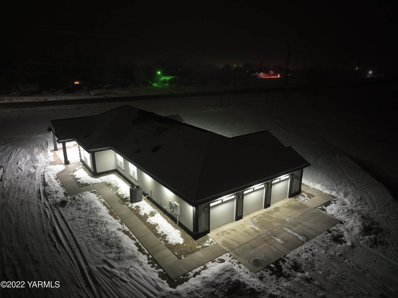 1296 Roza Dr - Photo 1