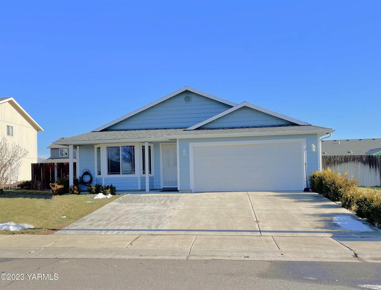 113 Chinook St - Photo 1