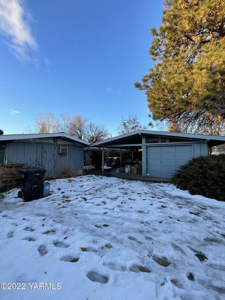 322 27th Ave - Photo 1