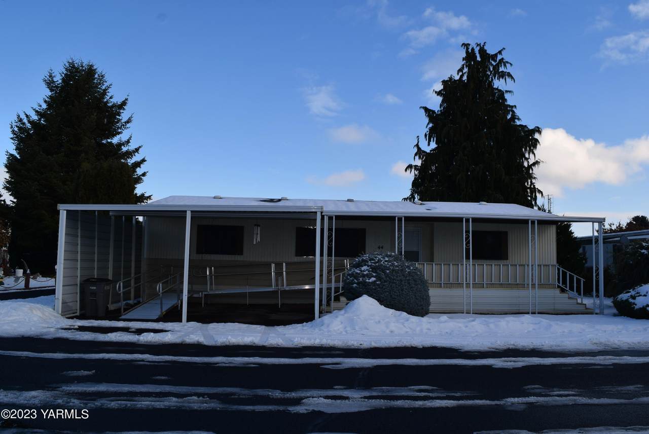 55 Washington Ave - Photo 1