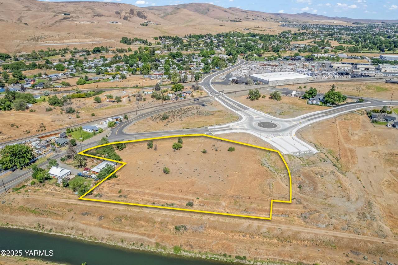 NKA Hartford Rd - Photo 1