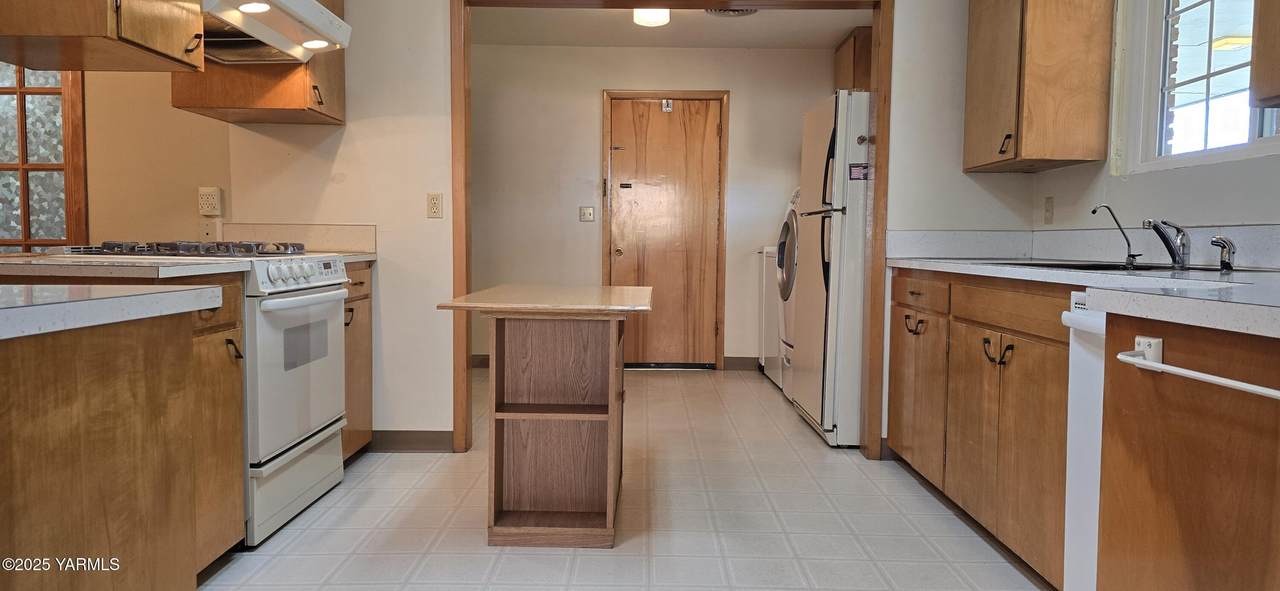 3803 Meadow Ln - Photo 1