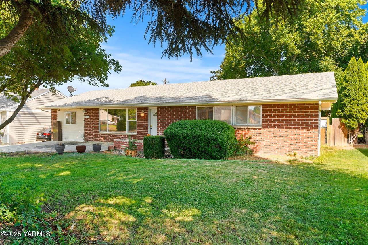 1013 26th Ave - Photo 1