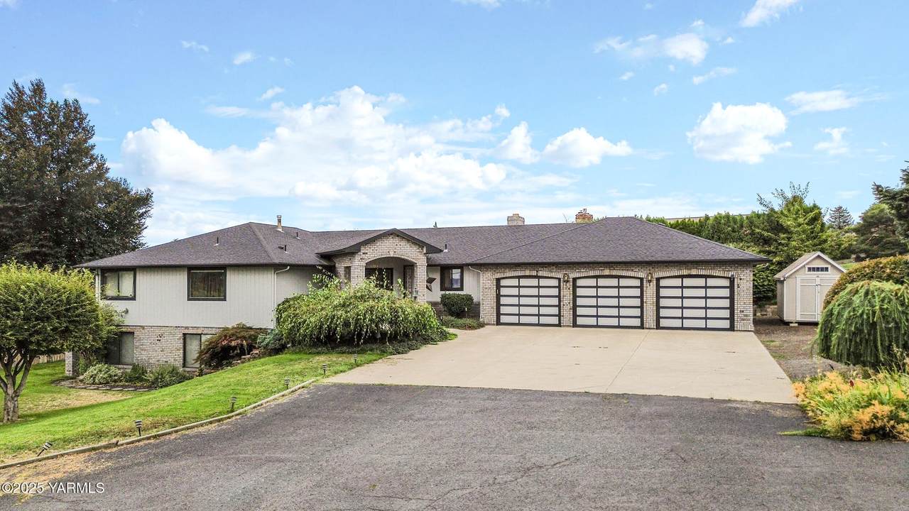 604 53rd Ave - Photo 1