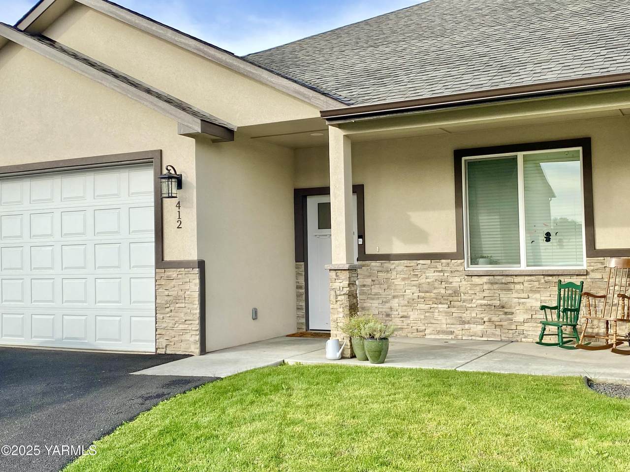 412 97th Ave - Photo 1