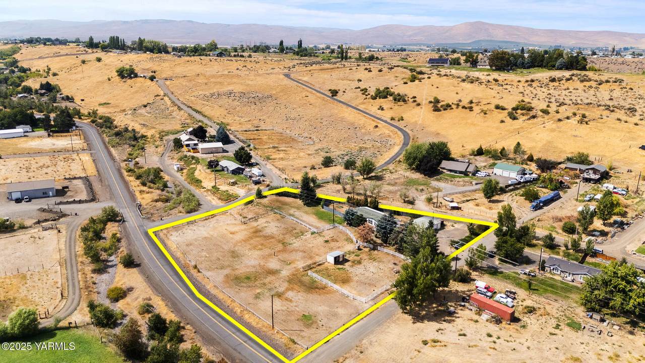 15083 Cottonwood Canyon Rd - Photo 1