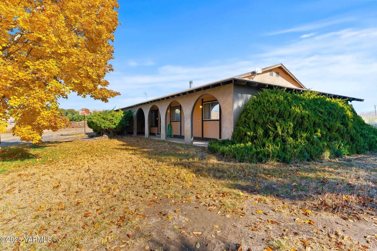 151 Morrow Rd - Photo 1