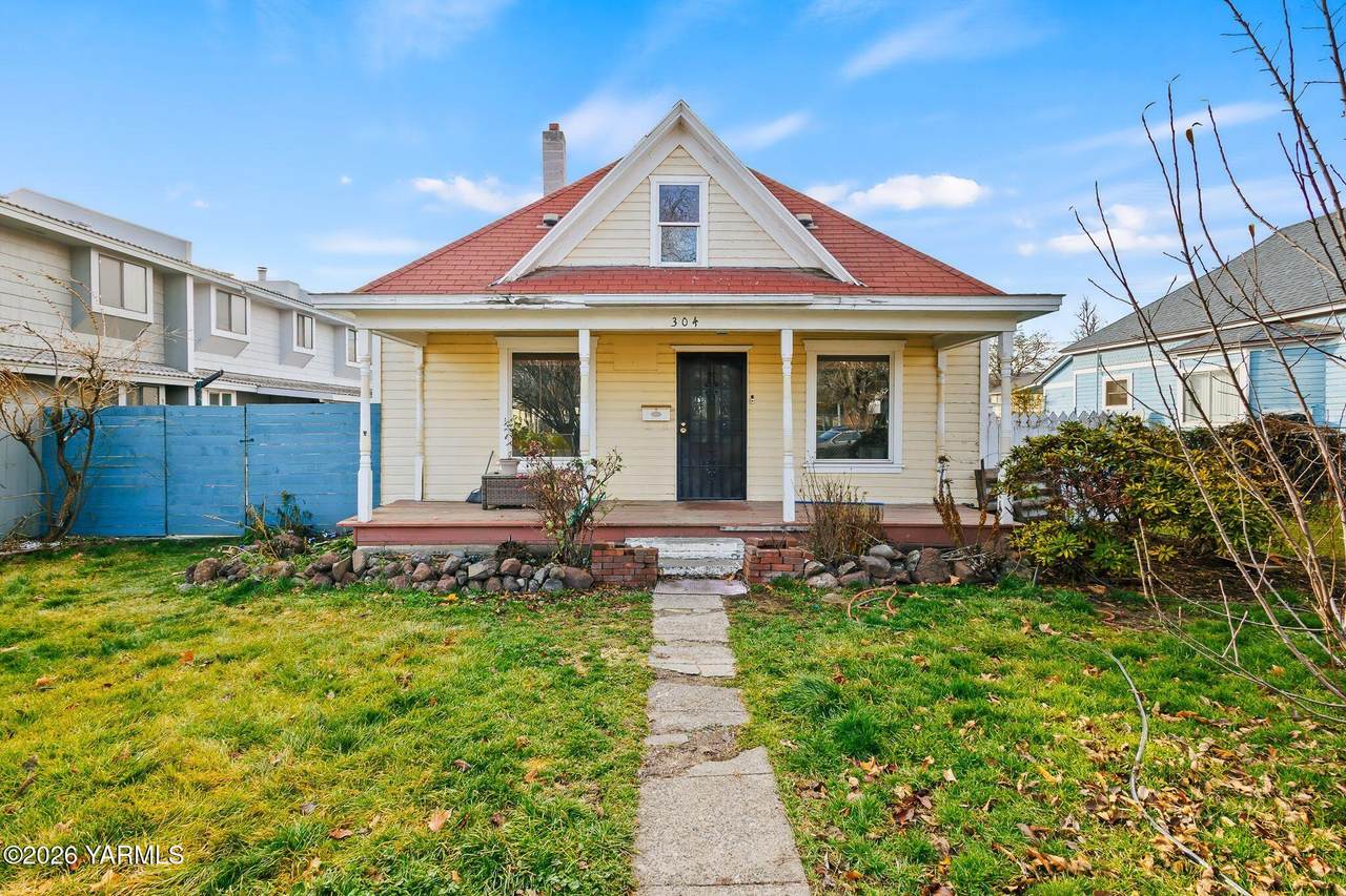 304 6th St - Photo 1