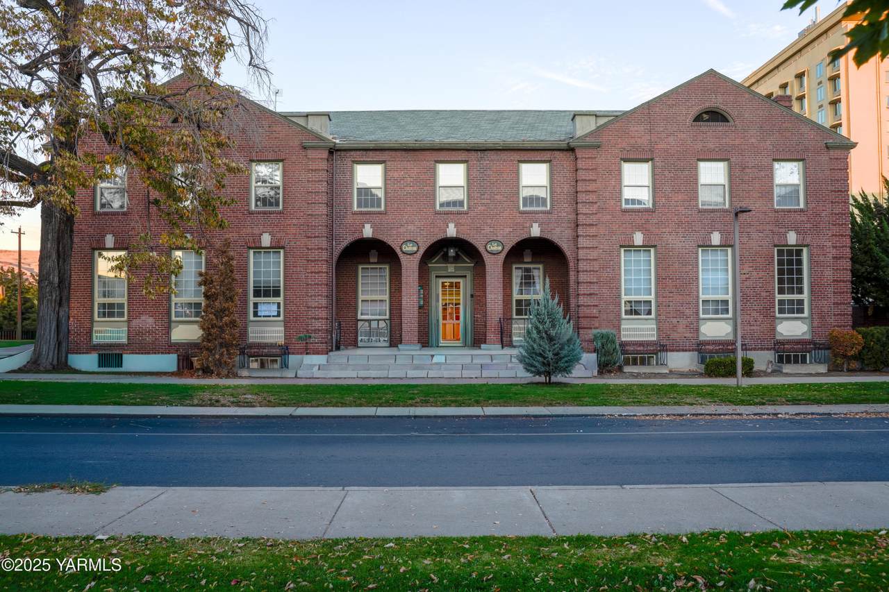 15 Naches Ave - Photo 1