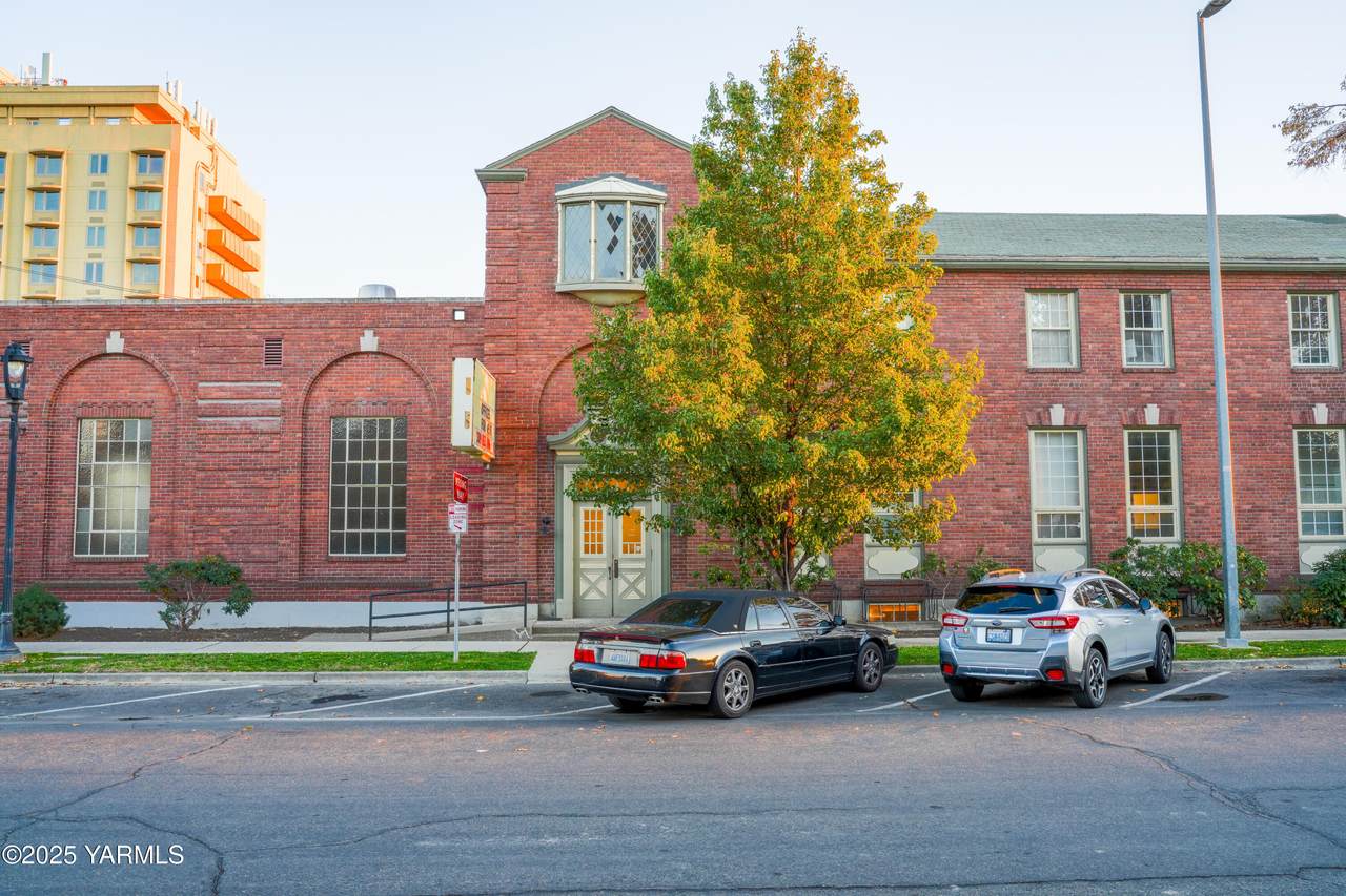 15 Naches Ave - Photo 1