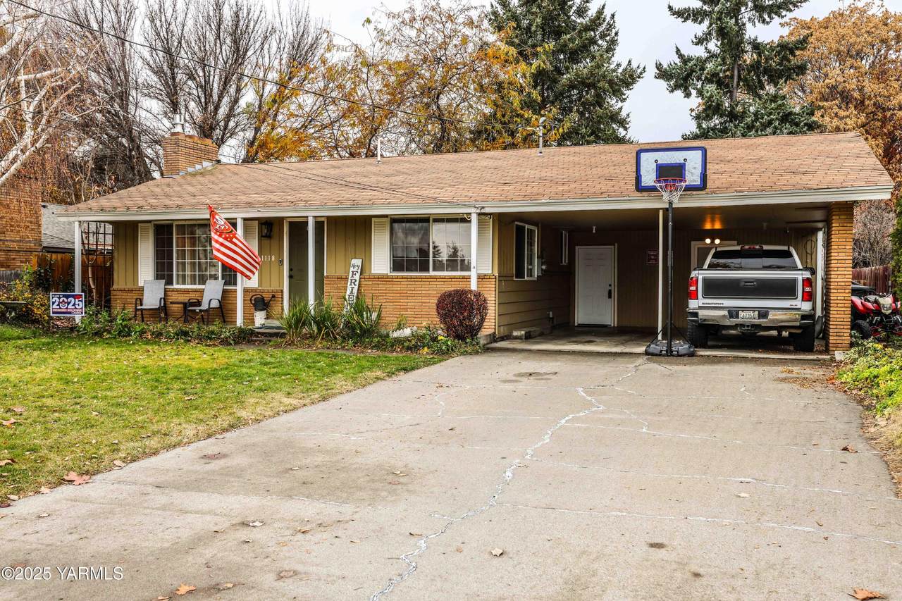 1118 44th Ave - Photo 1