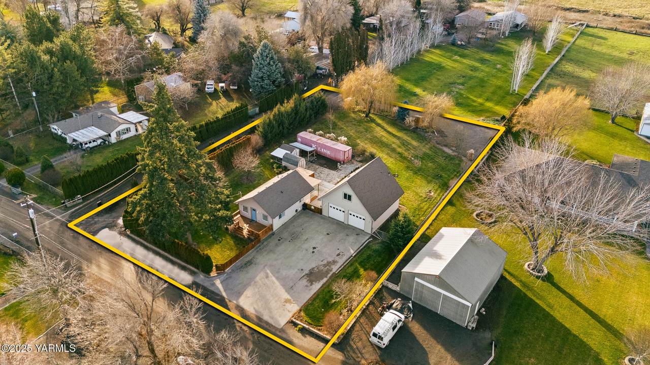 2616 86th Ave - Photo 1