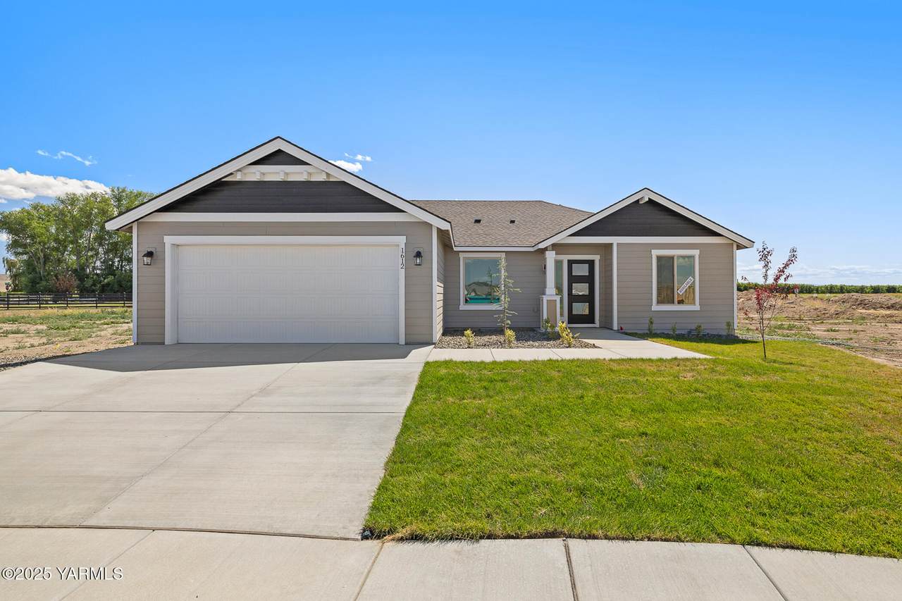 1612 Diamond Ave - Photo 1