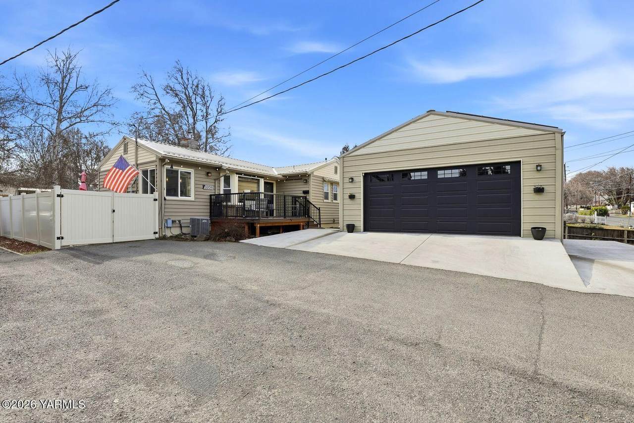 3208 Summitview Ave - Photo 1