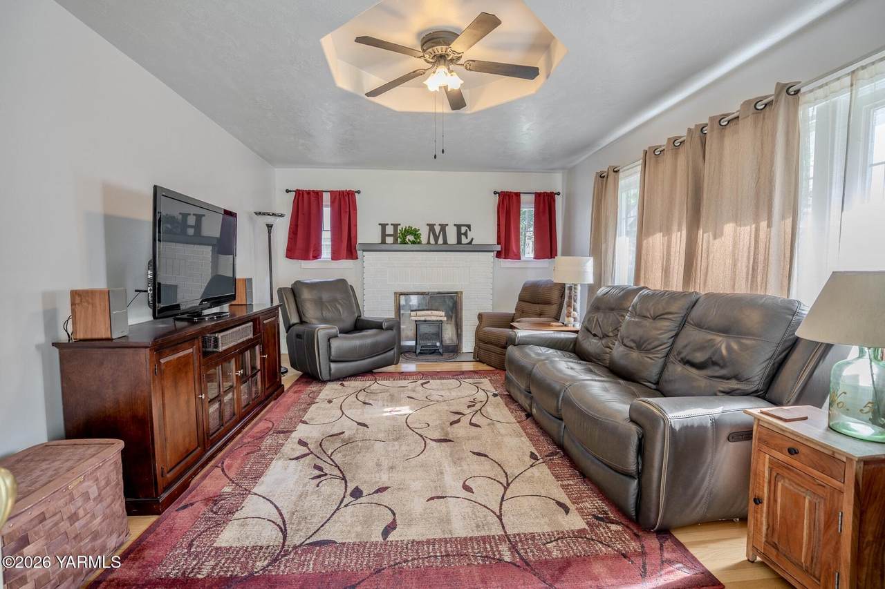 https://bt-photos.global.ssl.fastly.net/yakima/1280_boomver_2_26-1888-2.jpg
