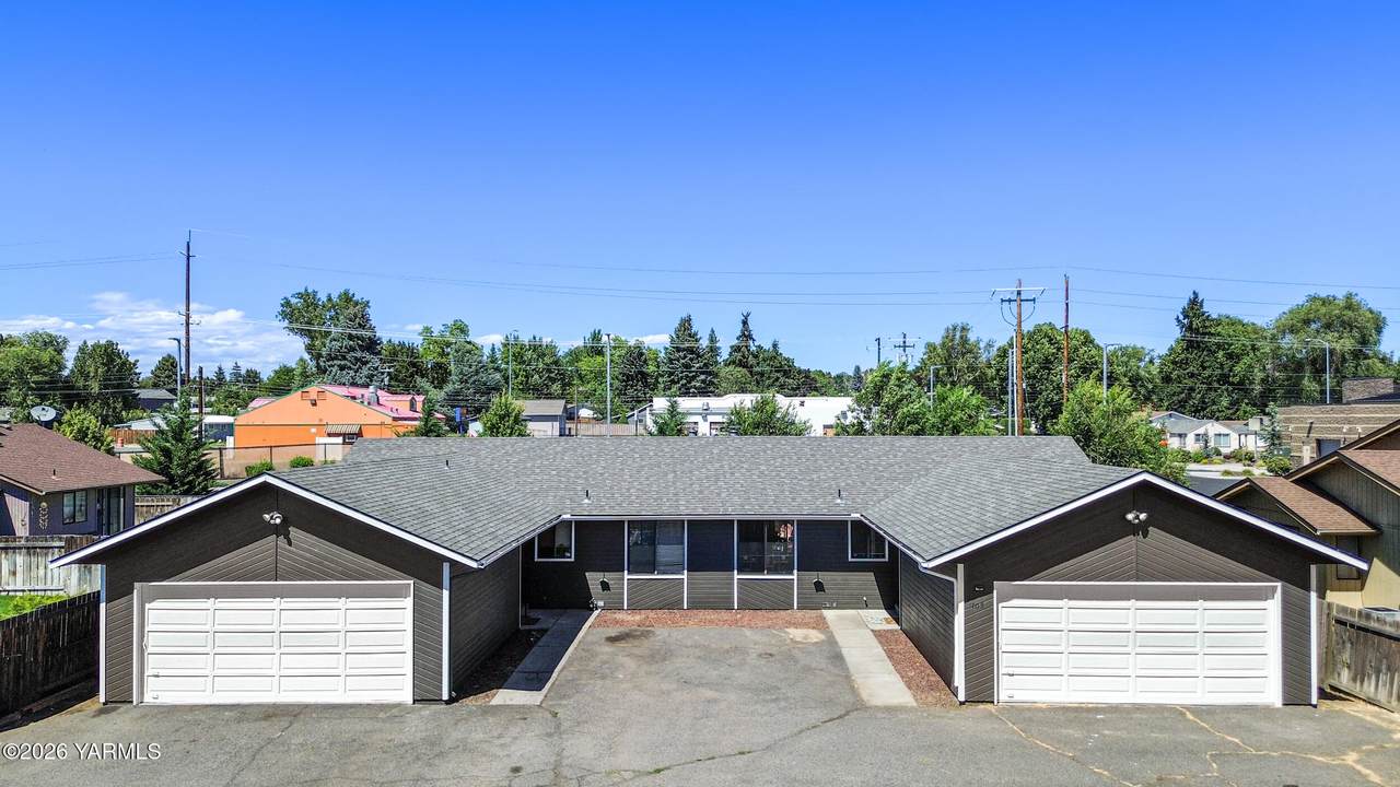 1105 34th Ave - Photo 1