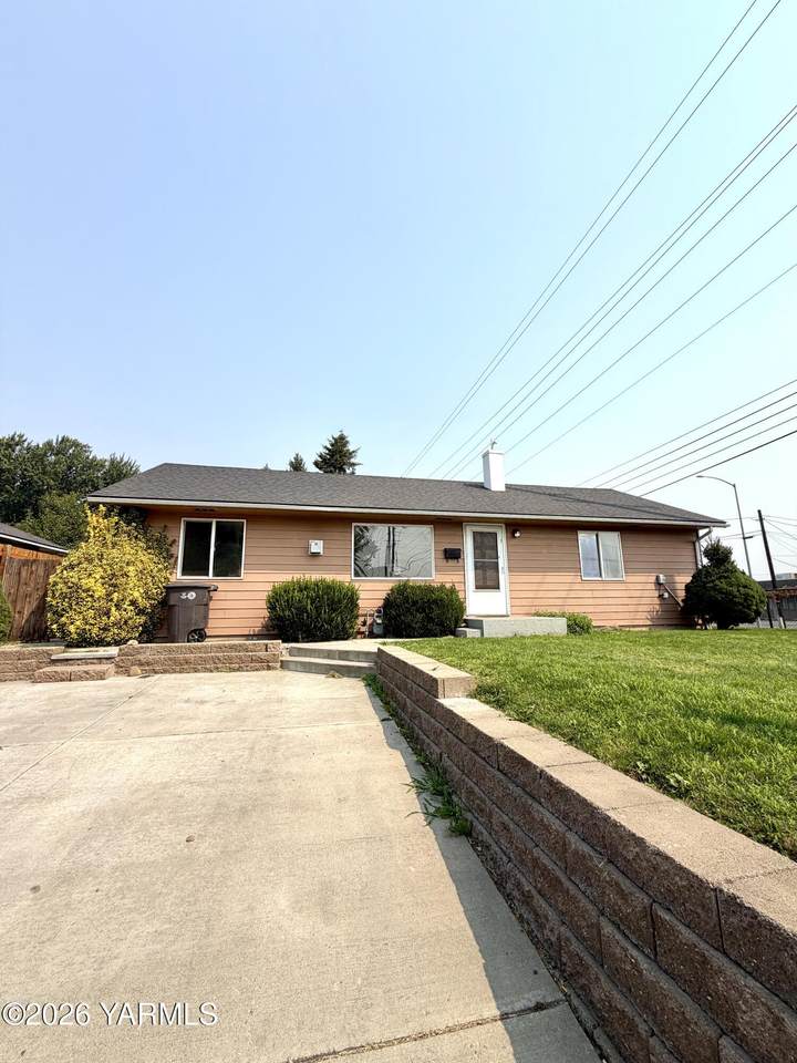 1023 36th Ave - Photo 1