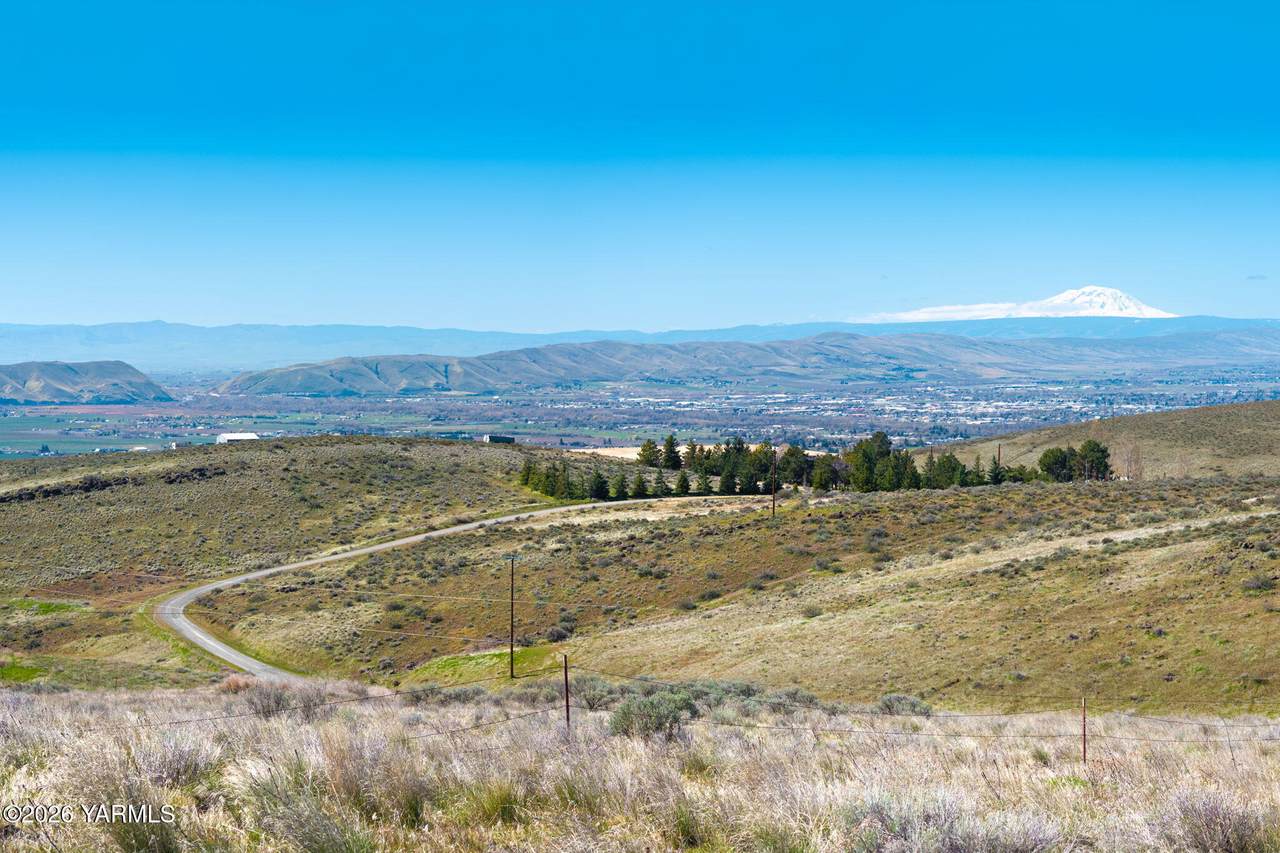 NKA Spring View Dr - Photo 1
